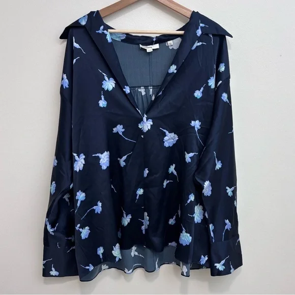 Vince Designer
Sea Carnation Print Silk Blouse 2X 100% silk - Picture 3 of 5